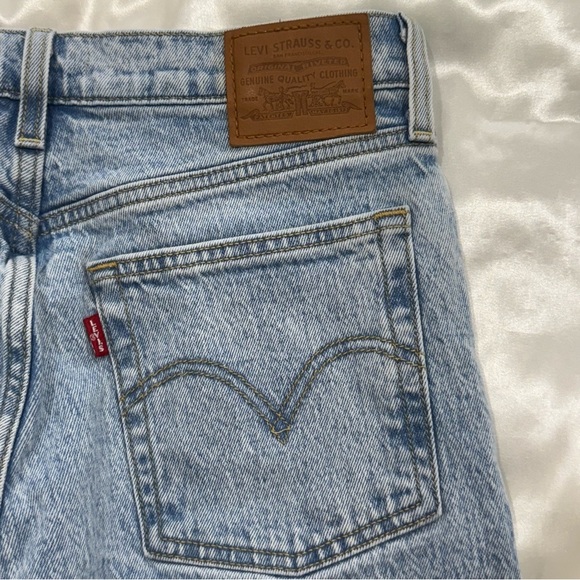 Levi’s Wedgie Premium Icon Fit Jeans Straight Leg Tango Light Wash Size 27 Chic - Picture 11 of 13